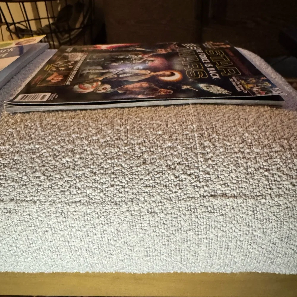 Entertainment Weekly Star Wars Collector
Edition- 2020 - Picture 5 of 5